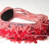 Вышитые украшения. Браслет с бусинами лепестками